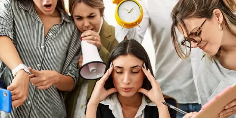 IGNORARE în vis: Ce înseamnă cînd visezi că ești ignorat?